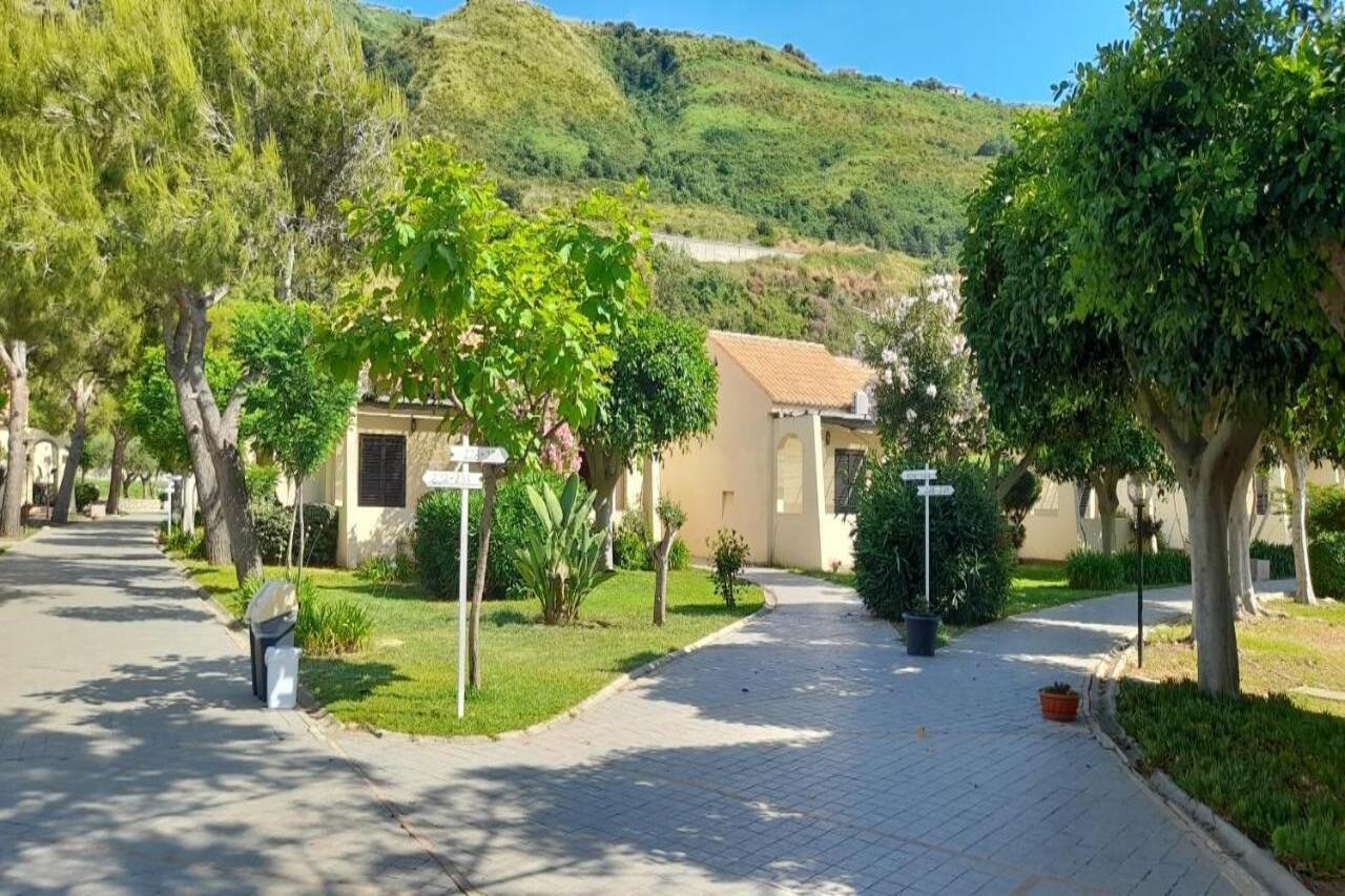 Hotel Voi Le Muse Essentia Zambrone Exterior foto